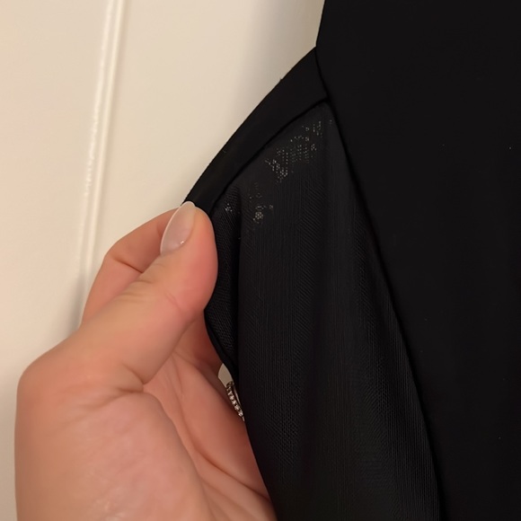 Rw&co black flattering pendulum waist dress. Size M - Picture 2 of 5